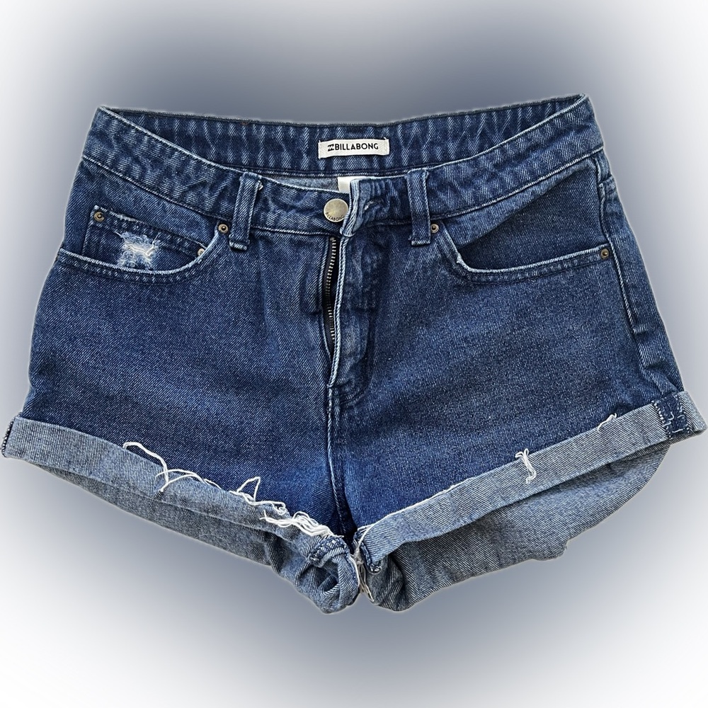 🌊 Billabong Women’s Dark Blue Rolled Hem Denim Shorts ✨
